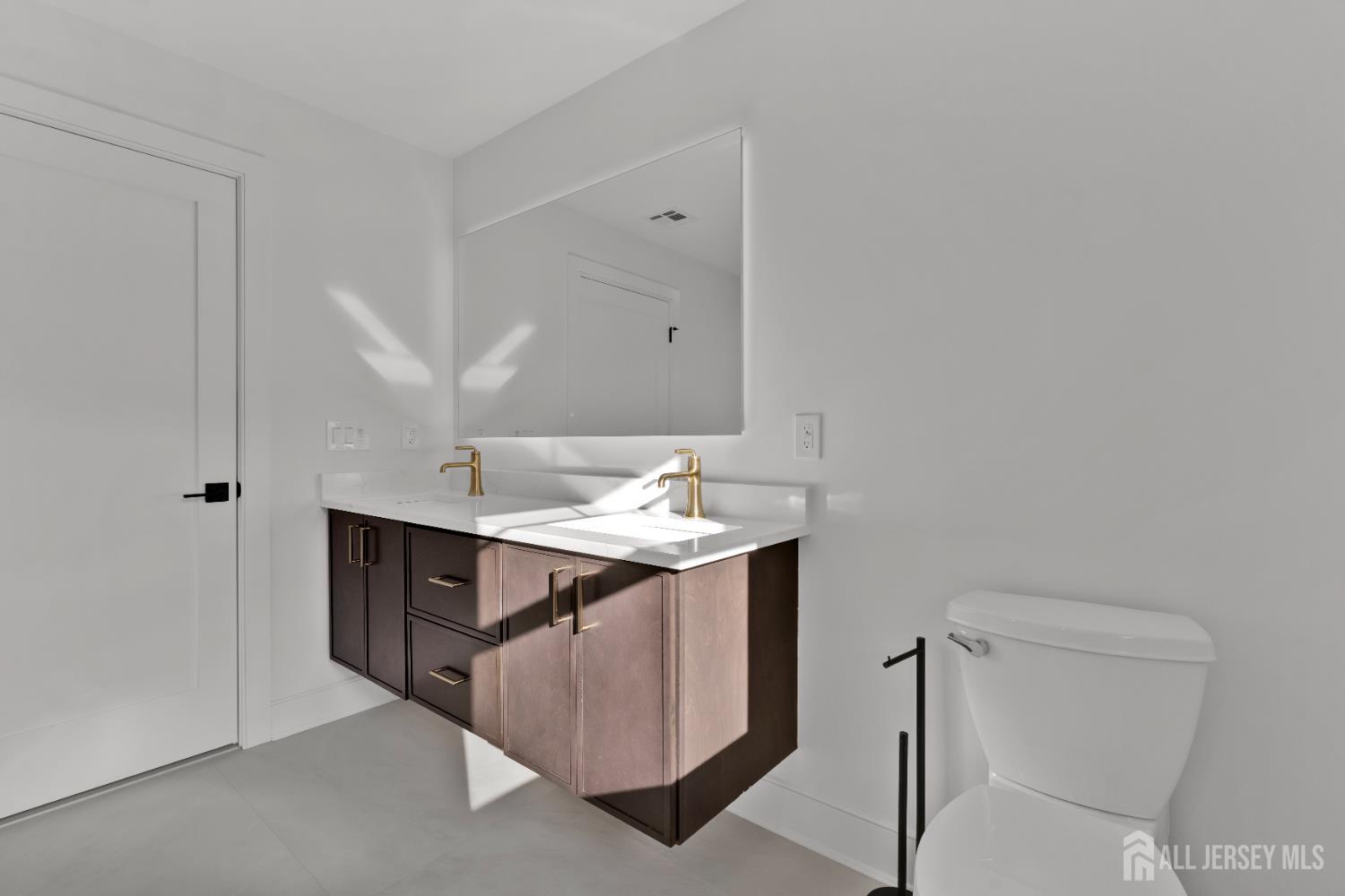 243 High Street Metuchen, NJ 08840 - Photo 49 of 53