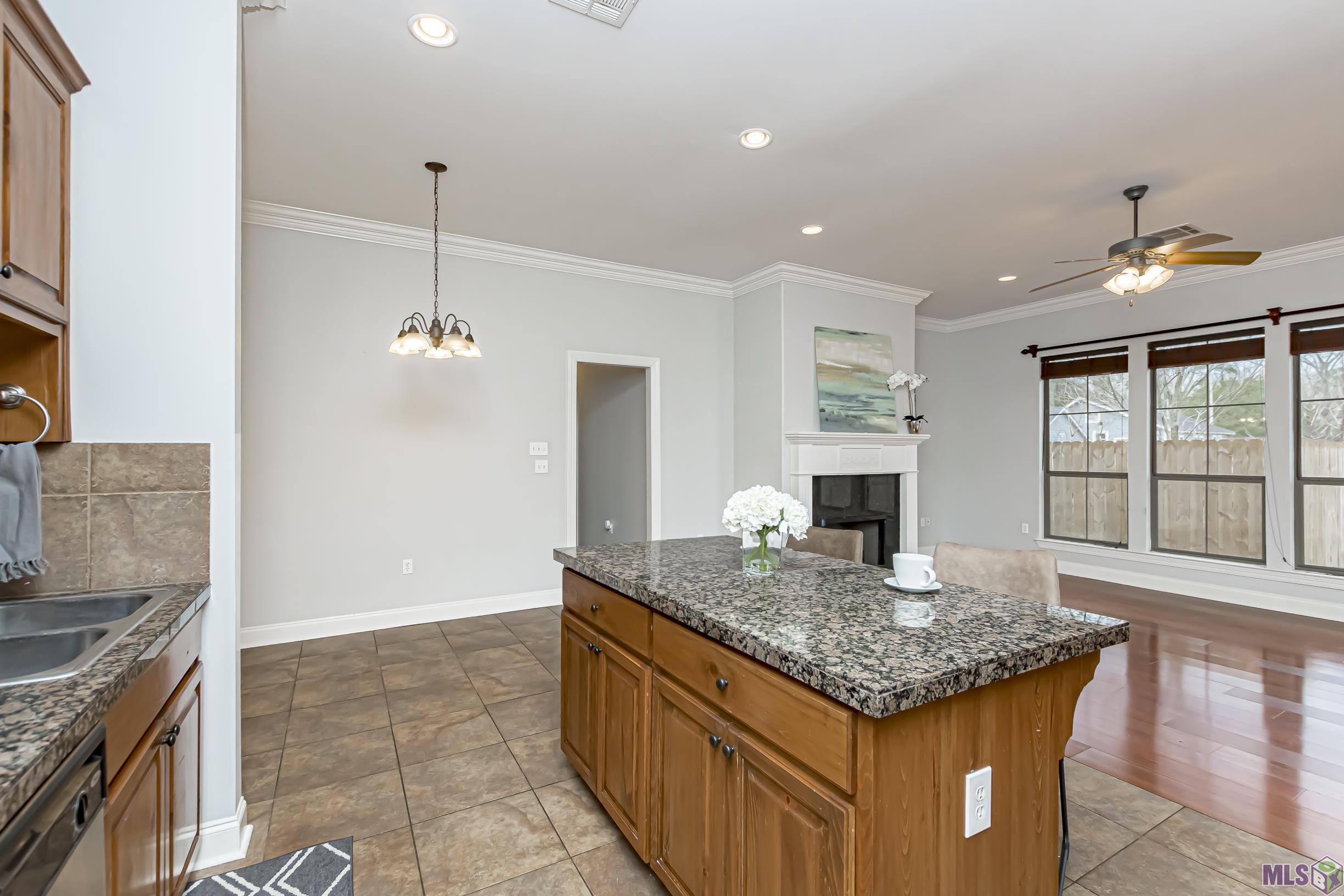 8808 Magnolia Leaf Avenue Baton Rouge, LA 70810 - Photo 3 of 35