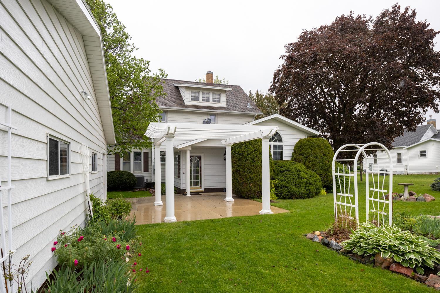 402 East Main Street Racine, MN 55967 - Photo 3 of 60 Gallery Image 3