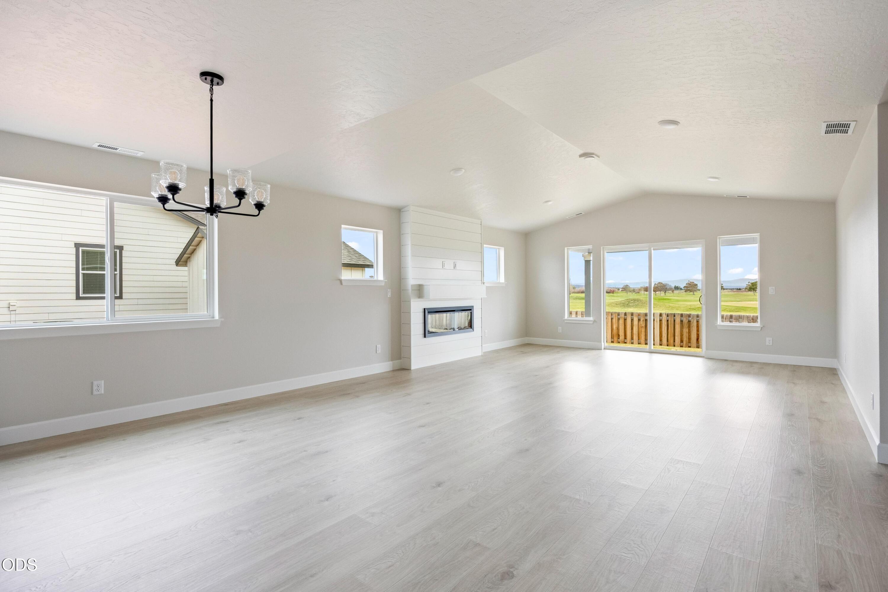 1172 Fairway Road, Unit 148 Madras, OR 97741 - Photo 8 of 21