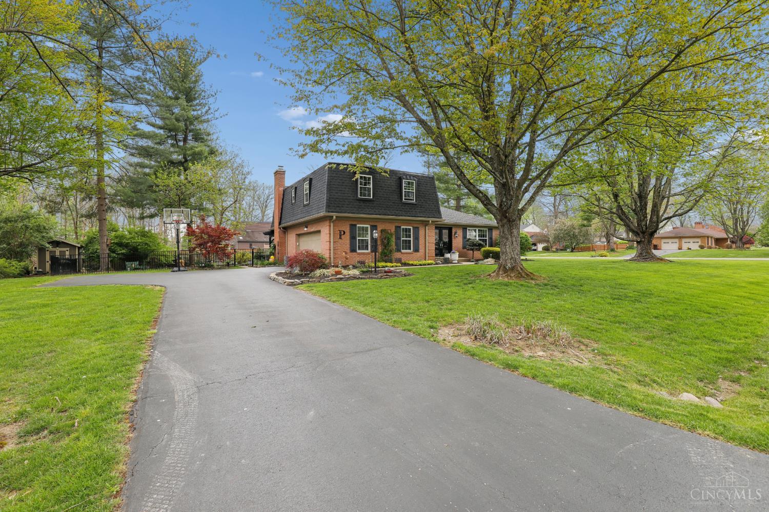 573 Pepper Ridge Road Cincinnati, OH 45244 - Photo 3 of 43