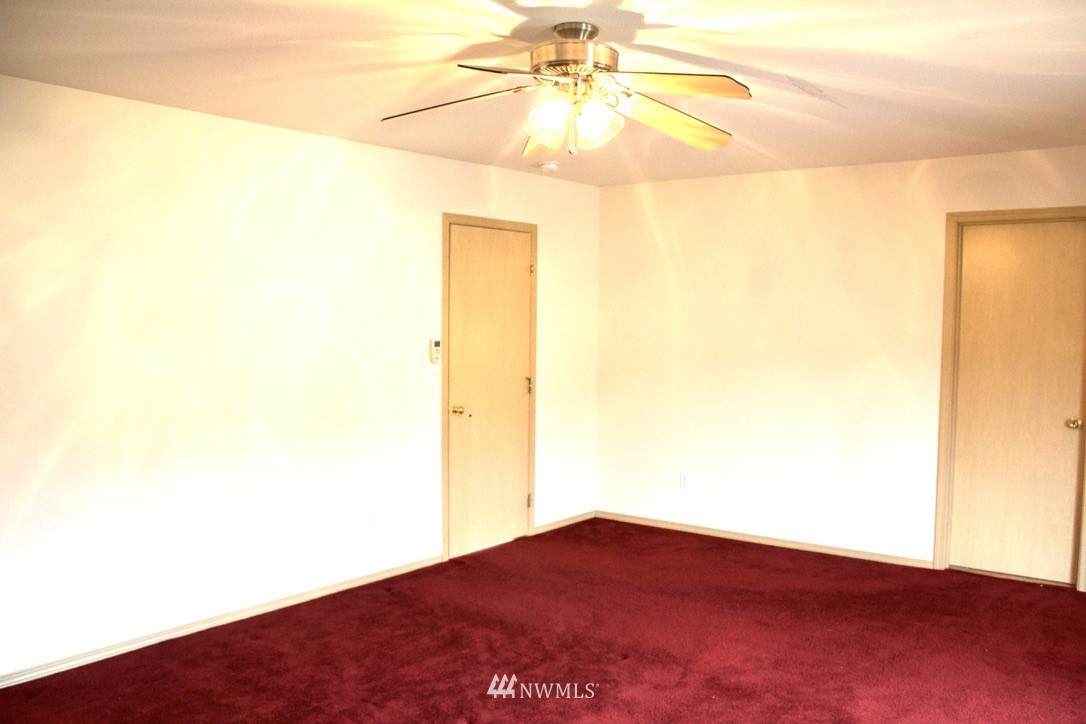 14564 Southeast 154th Street Renton, WA 98058 - Photo 14 of 38