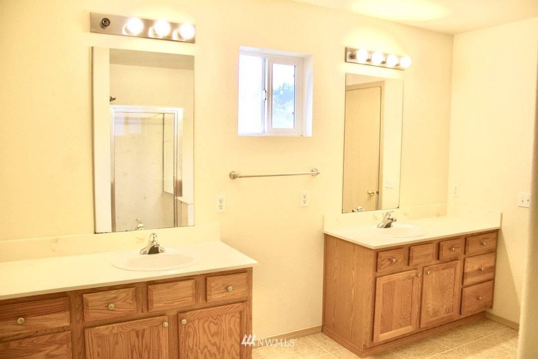 14564 Southeast 154th Street Renton, WA 98058 - Photo 17 of 38
