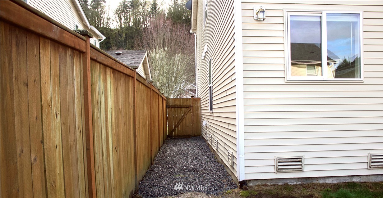 14564 Southeast 154th Street Renton, WA 98058 - Photo 3 of 38