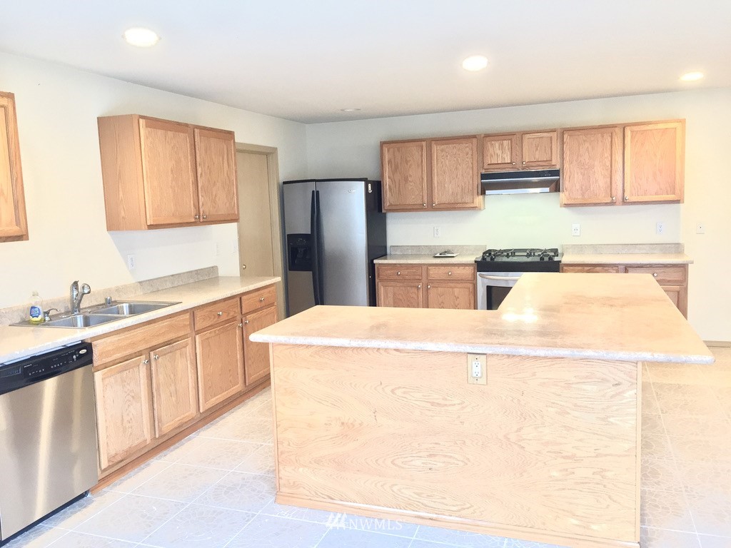 14564 Southeast 154th Street Renton, WA 98058 - Photo 10 of 38