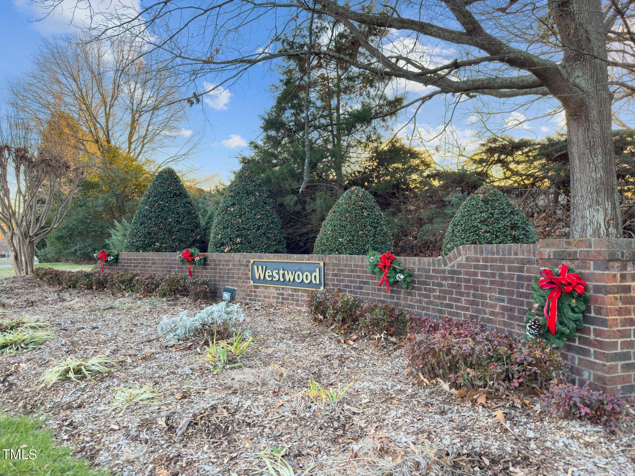 2426 Mapleton Lane Raleigh, NC 27613 - Photo 9 of 30 32-web-or-mls-Photo Dec 21 2023, 4 39 52