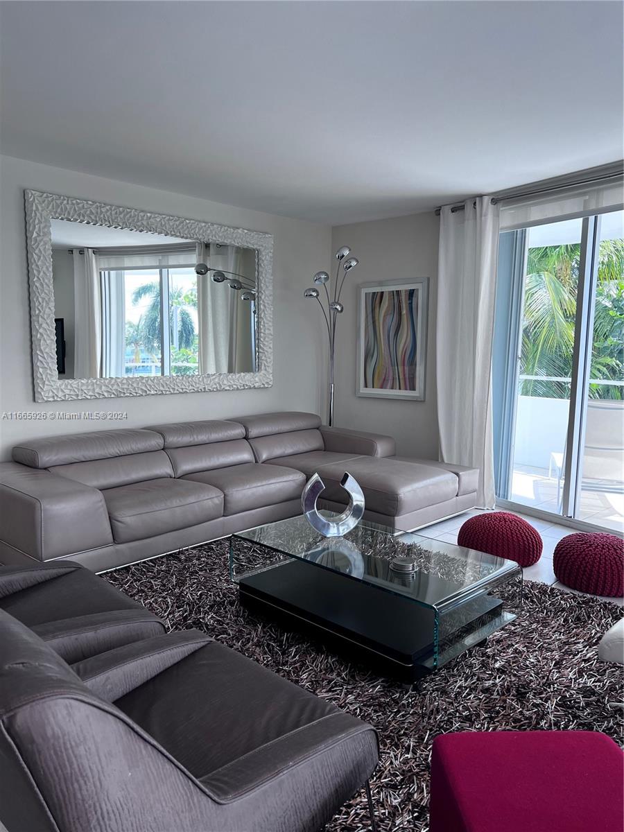 5161 Collins Avenue, Unit 405 Miami Beach, FL 33140 - Photo 14 of 25