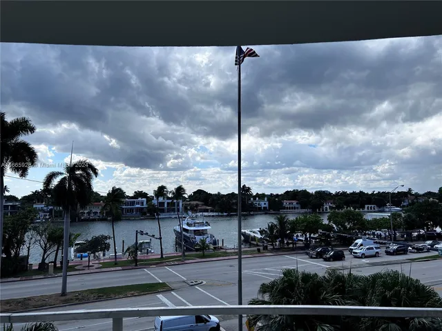 $6,700 | 5161 Collins Avenue, Unit 405, Miami Beach, FL 33140