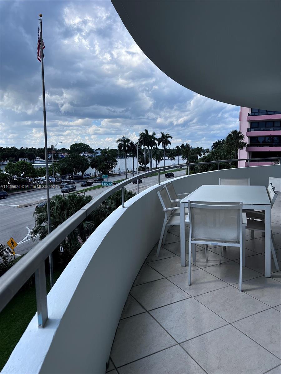 5161 Collins Avenue, Unit 405 Miami Beach, FL 33140 - Photo 17 of 25