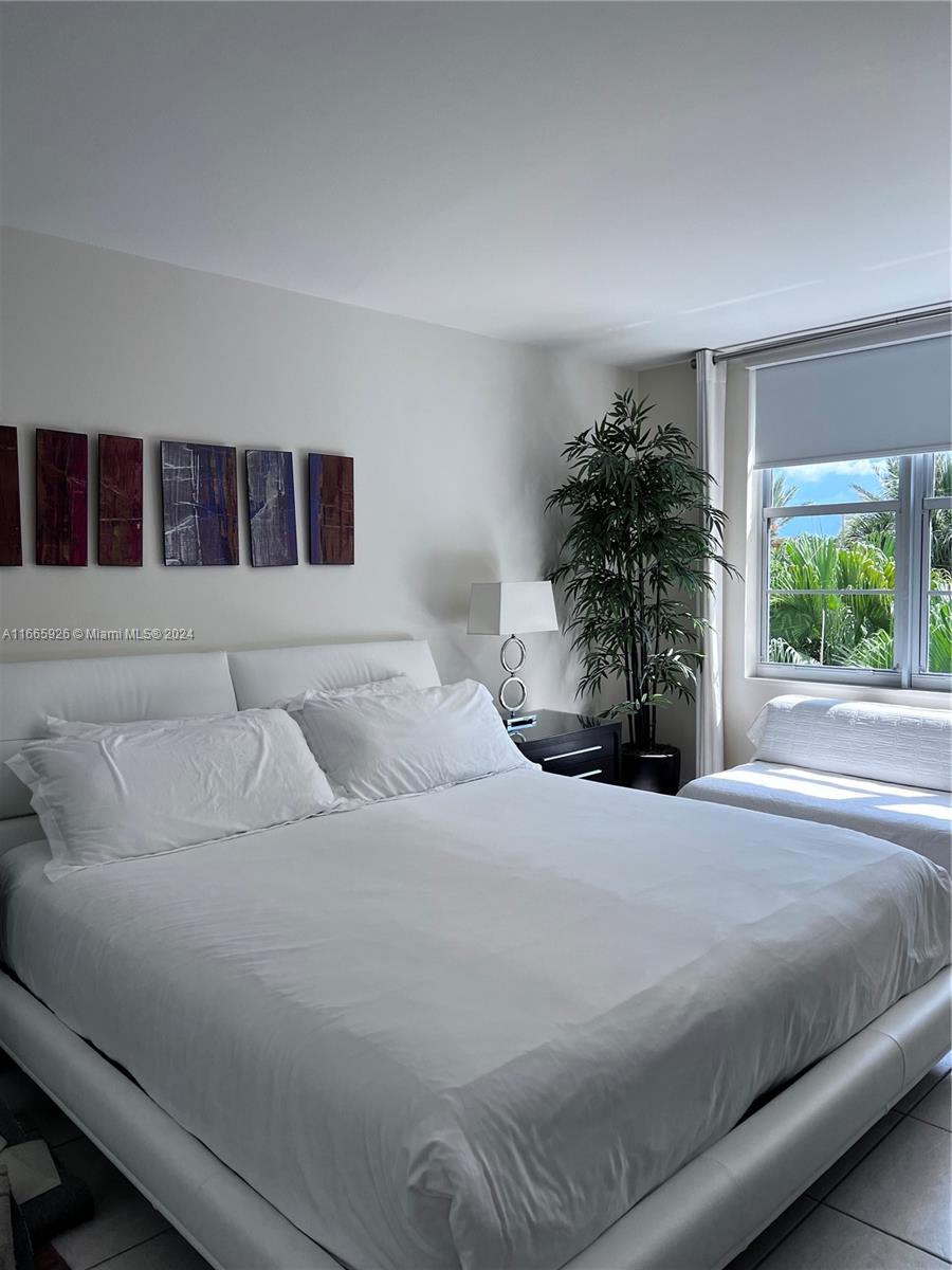 5161 Collins Avenue, Unit 405 Miami Beach, FL 33140 - Photo 20 of 25 Master