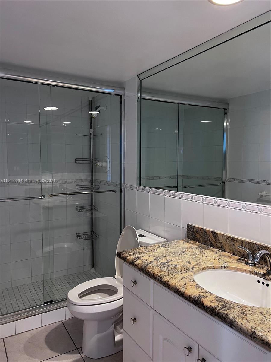 5161 Collins Avenue, Unit 405 Miami Beach, FL 33140 - Photo 22 of 25 #1