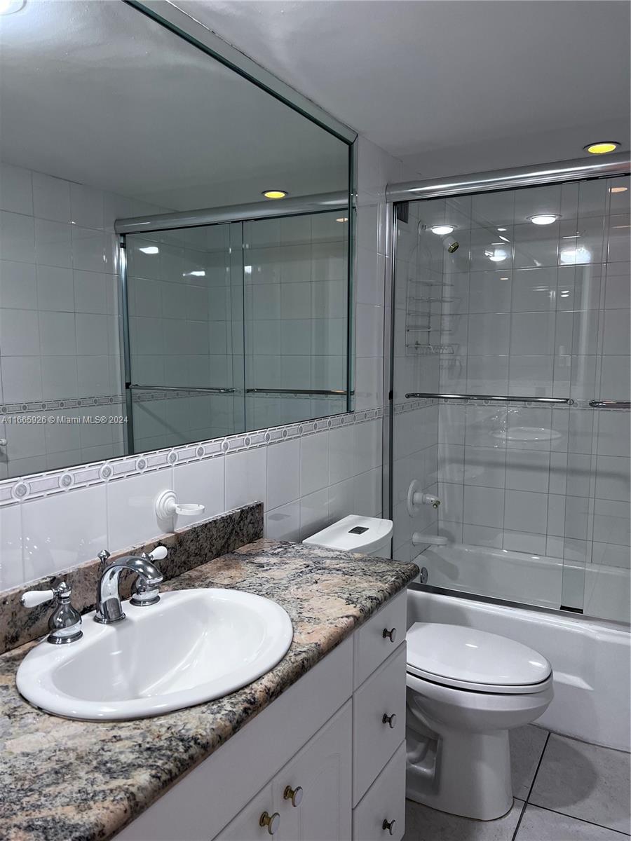 5161 Collins Avenue, Unit 405 Miami Beach, FL 33140 - Photo 24 of 25 #2