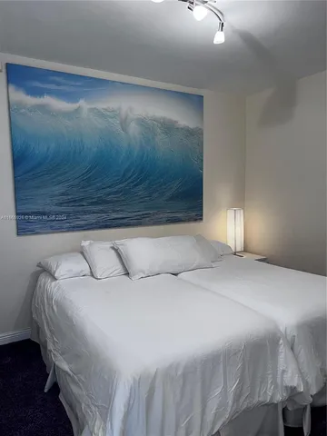 $6,700 | 5161 Collins Avenue, Unit 405, Miami Beach, FL 33140