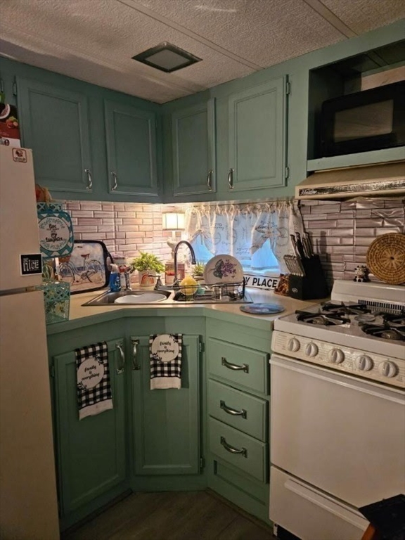 19 Mashapaug Road, Unit C29 Sturbridge, MA 01566 - Photo 6 of 36