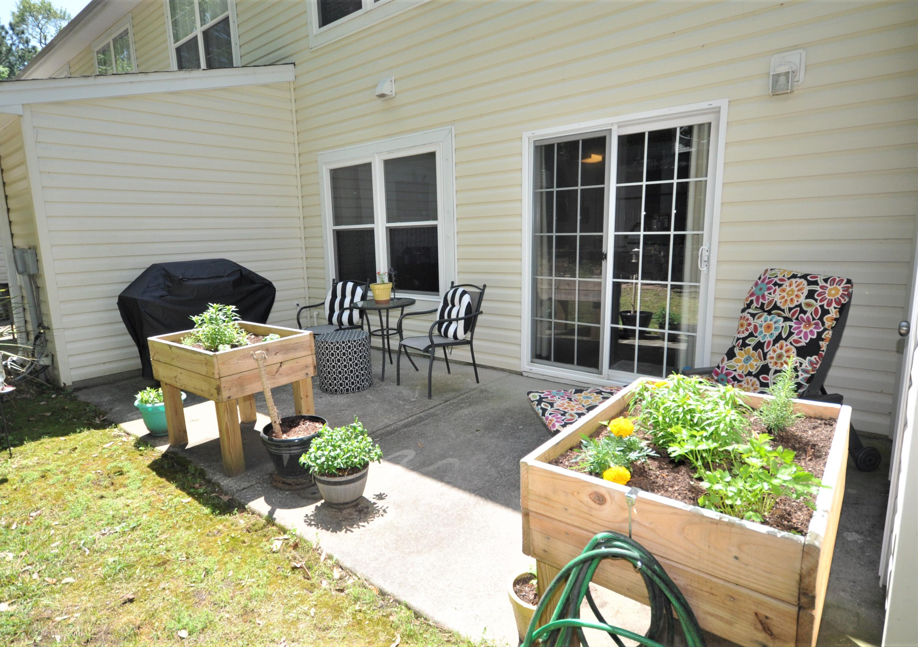 7876 Montview Road North Charleston, SC 29418 - Photo 7 of 8 Patio