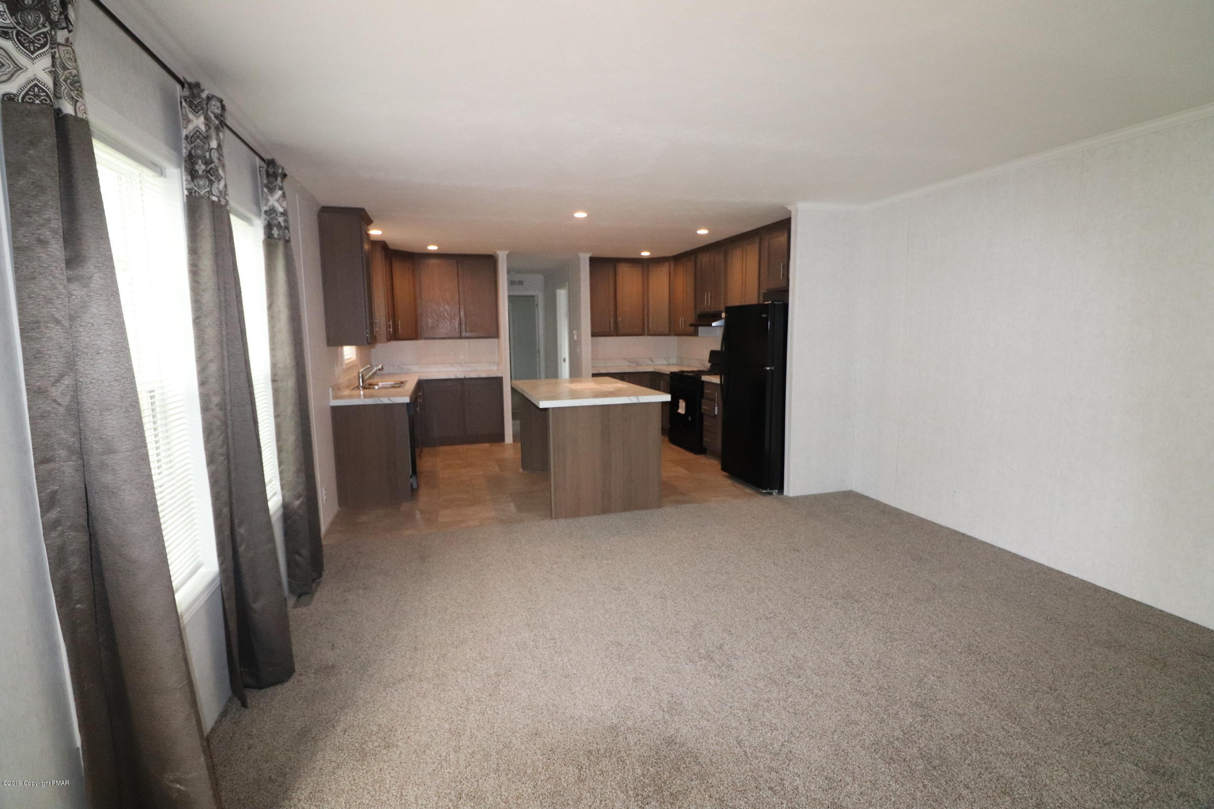 8 Chestnut Ridge Circle Kunkletown, PA 18058 - Photo 5 of 30 Living room - Kitchen