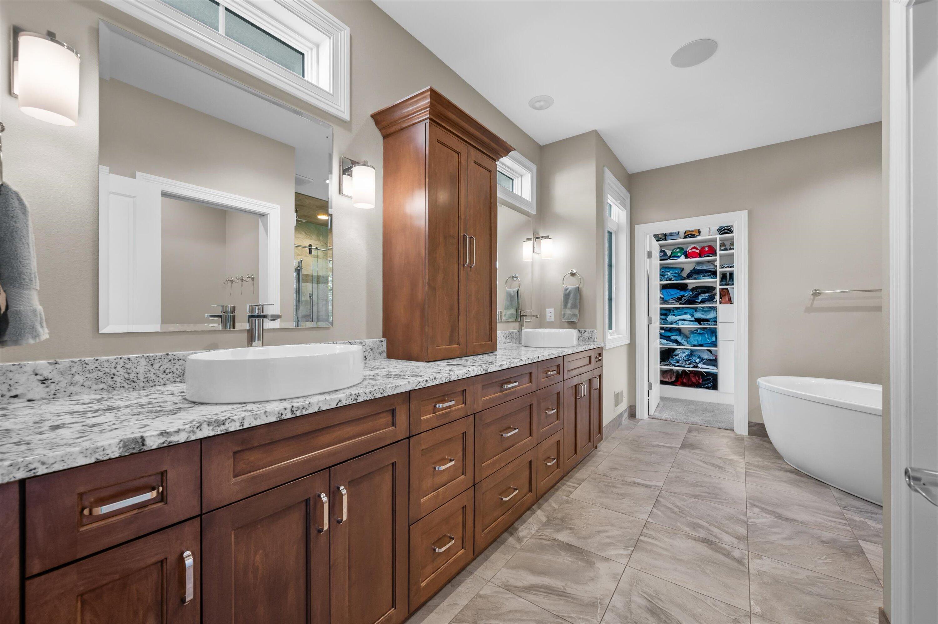 1649 Spring Valley Road Hartland, WI 53029 - Photo 19 of 83 35-DSC1881