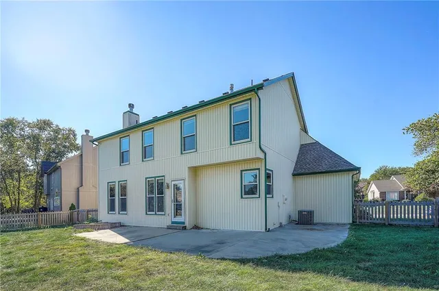 $339,900 | 4109 Southwest Leeward Drive, Lee's Summit, MO 64082