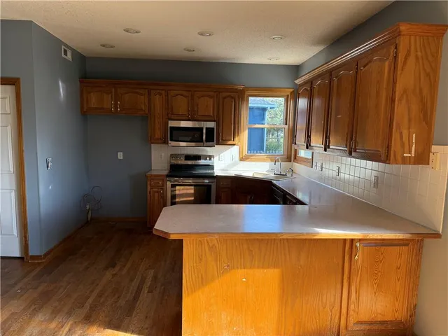 $339,900 | 4109 Southwest Leeward Drive, Lee's Summit, MO 64082