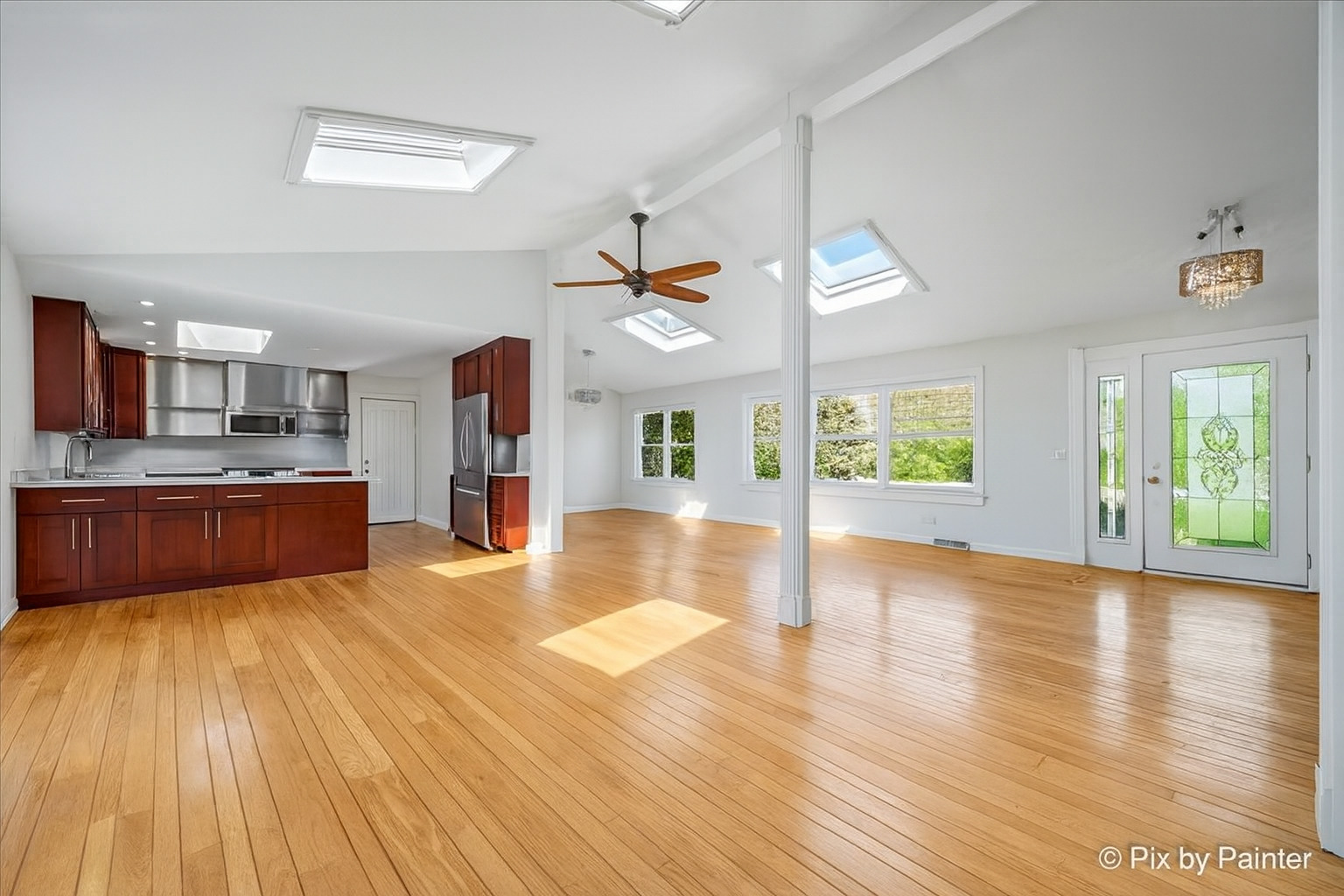 2N672 Valewood Road West Chicago, IL 60185 - Photo 5 of 41 Gallery Image 5
