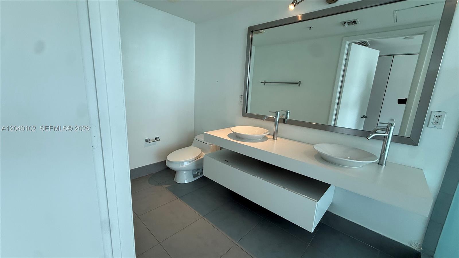 92 Southwest 3rd Street, Unit 3311 Miami, FL 33130 - Photo 8 of 14