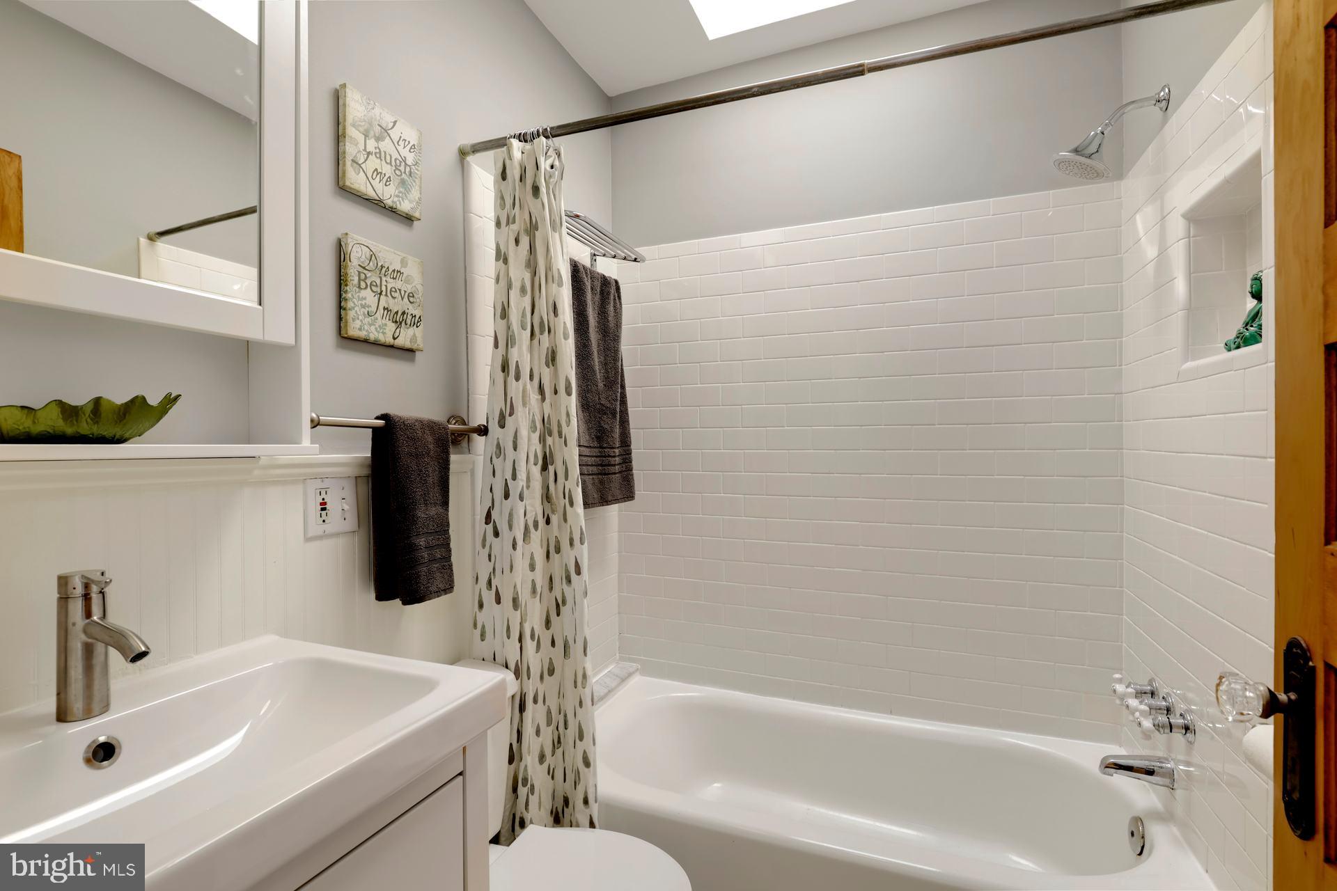 720 F Street Northeast Washington, DC 20002 - Photo 15 of 31 Gallery Image 15
