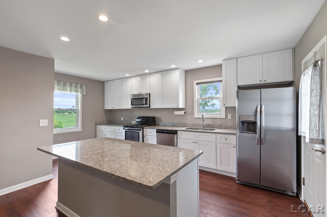 6187 Burton Road Adrian, MI 49221 - Photo 10 of 43 50146443-7a114923-2d42-4957-83c9-035fc862b5df.JPG