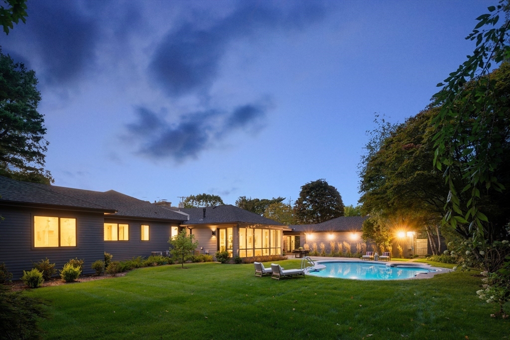 68 Mignon Road Newton, MA 02465 - Photo 4 of 33