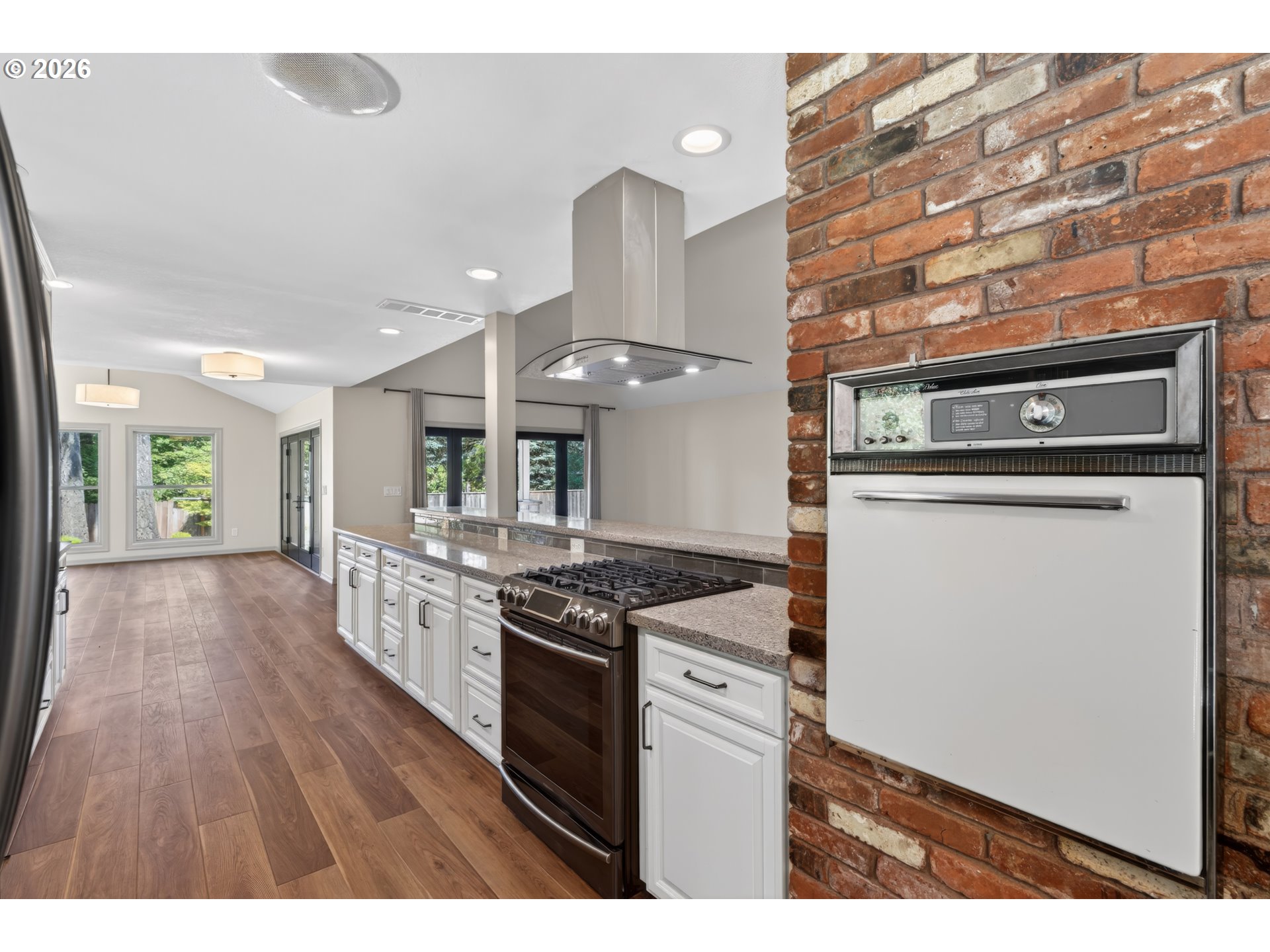 13795 Southwest Hargis Road Beaverton, OR 97008 - Photo 8 of 40