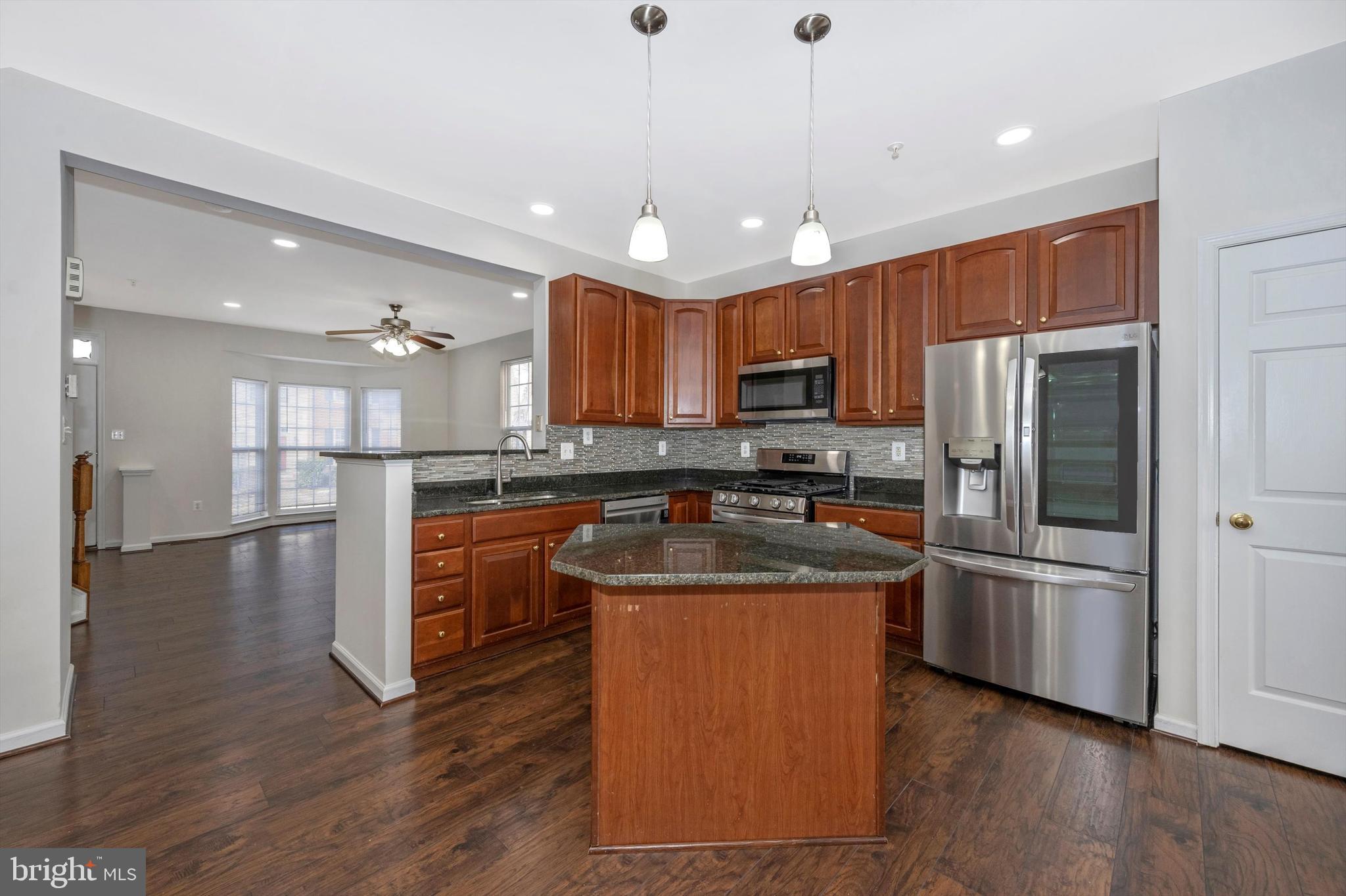 13924 Lullaby Road Germantown, MD 20874 - Photo 9 of 54 BRAND NEW GRANITE COUNTERTOPS
