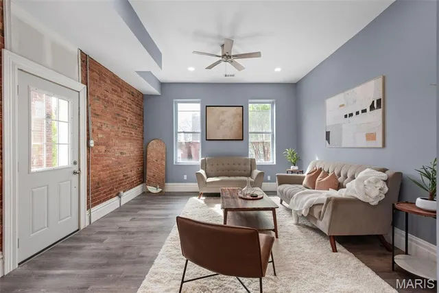 $290,000 | 3244 Michigan Avenue, St. Louis, MO 63118