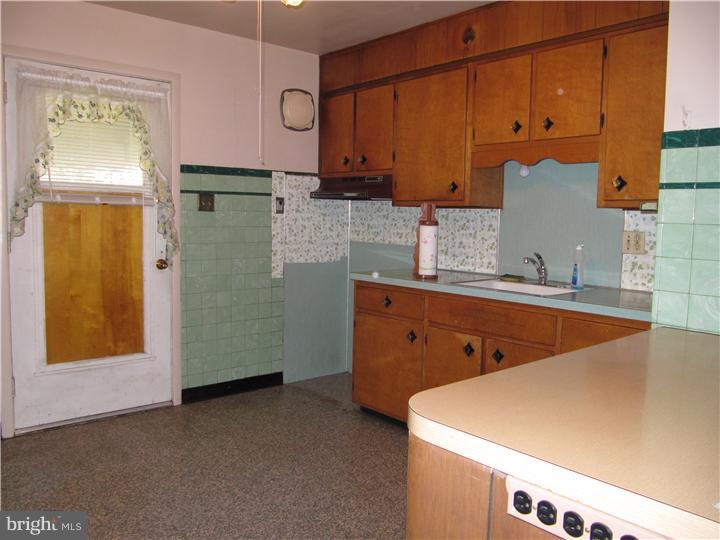 1427-29 Ridge Avenue Reading, PA 19607 - Photo 14 of 25 Kitchen