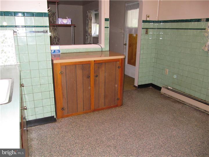 1427-29 Ridge Avenue Reading, PA 19607 - Photo 15 of 25 Kitchen