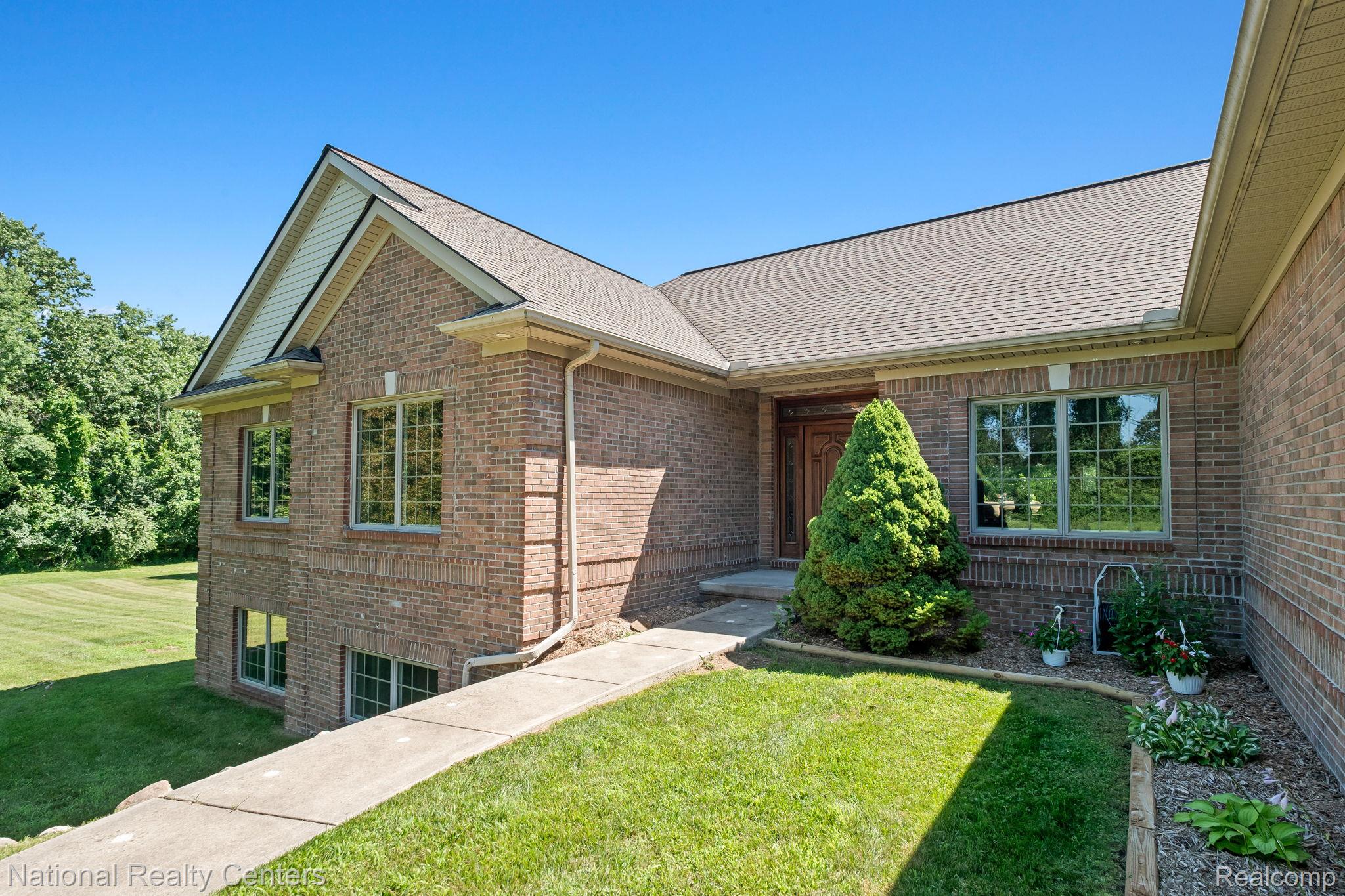 10180 Hadley Road Clarkston, MI 48348 - Photo 3 of 54 54-web-or-mls-P2577928.jpg