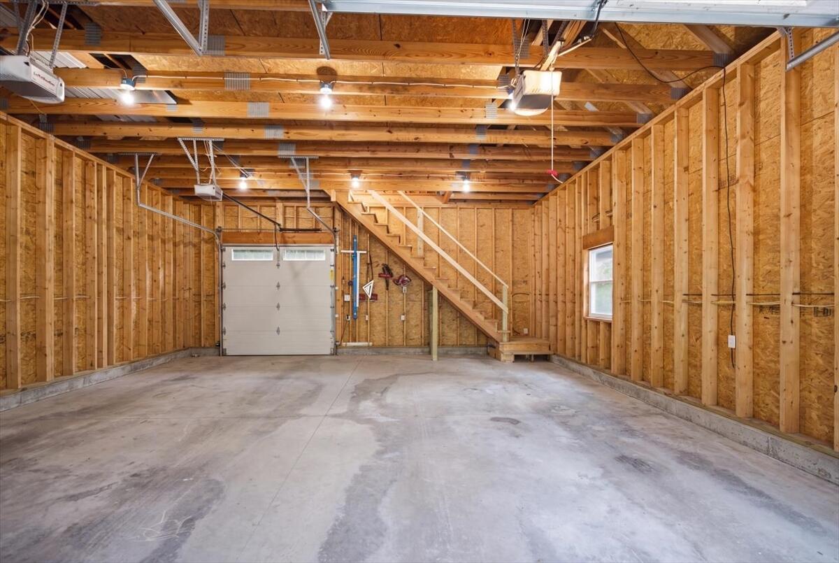 140 Ralph Richardson Road Norway, ME 04268 - Photo 102 of 112 082-Garage 01