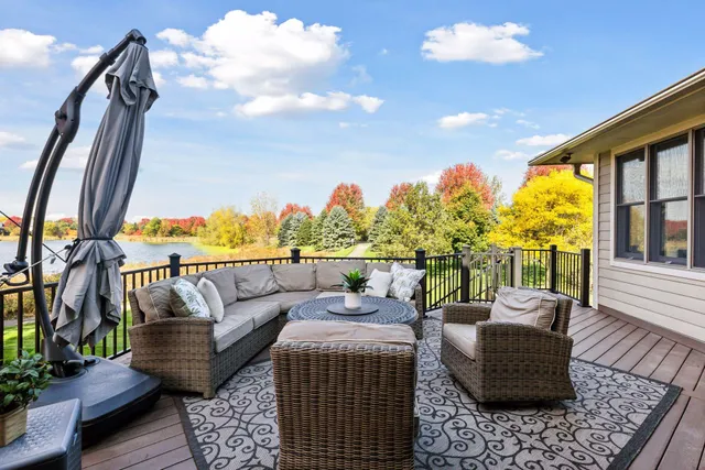 $995,000 | 10758 Watersedge Lane, Woodbury, MN 55129