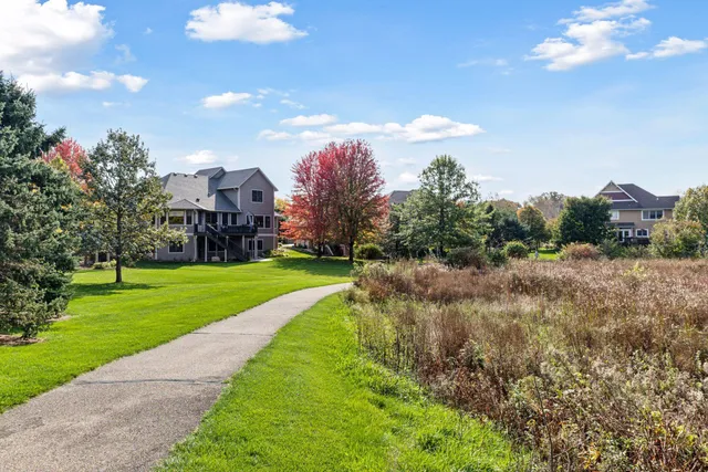 $995,000 | 10758 Watersedge Lane, Woodbury, MN 55129