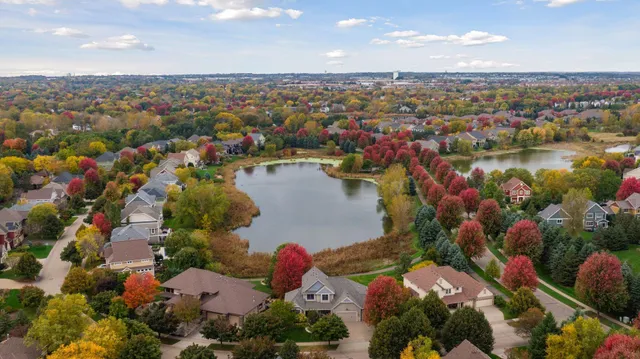 $995,000 | 10758 Watersedge Lane, Woodbury, MN 55129