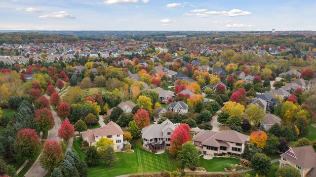 $995,000 | 10758 Watersedge Lane, Woodbury, MN 55129
