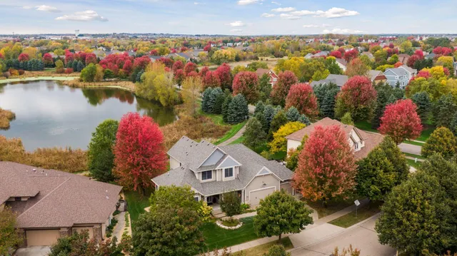 $995,000 | 10758 Watersedge Lane, Woodbury, MN 55129