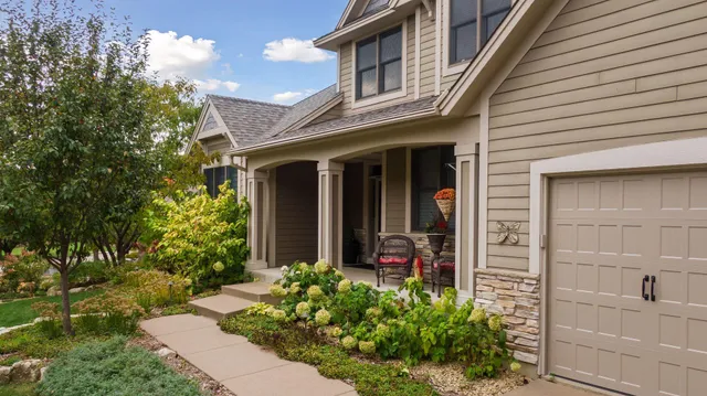 $995,000 | 10758 Watersedge Lane, Woodbury, MN 55129