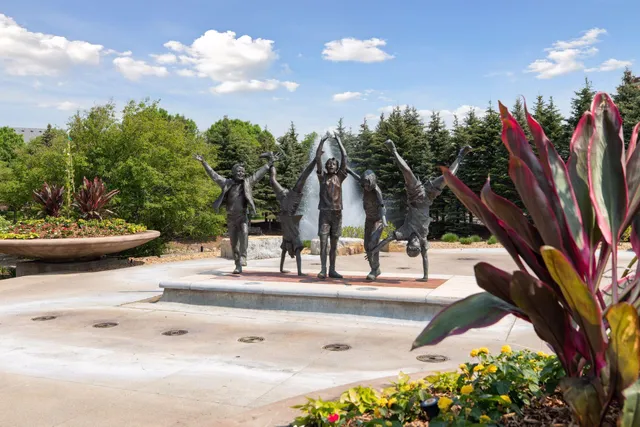 $995,000 | 10758 Watersedge Lane, Woodbury, MN 55129