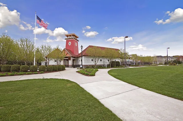 $995,000 | 10758 Watersedge Lane, Woodbury, MN 55129