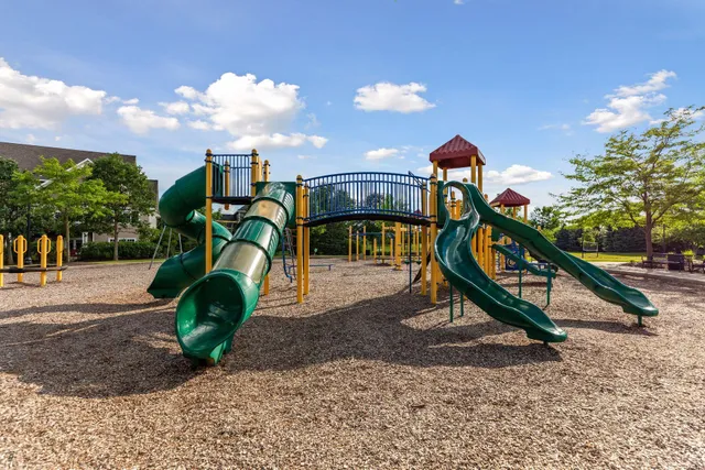 $995,000 | 10758 Watersedge Lane, Woodbury, MN 55129