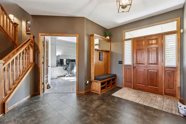 $995,000 | 10758 Watersedge Lane, Woodbury, MN 55129