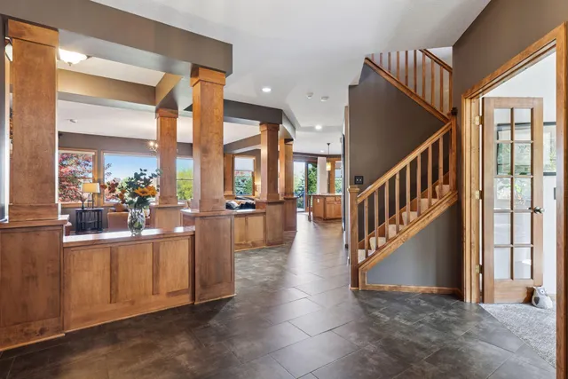 $995,000 | 10758 Watersedge Lane, Woodbury, MN 55129