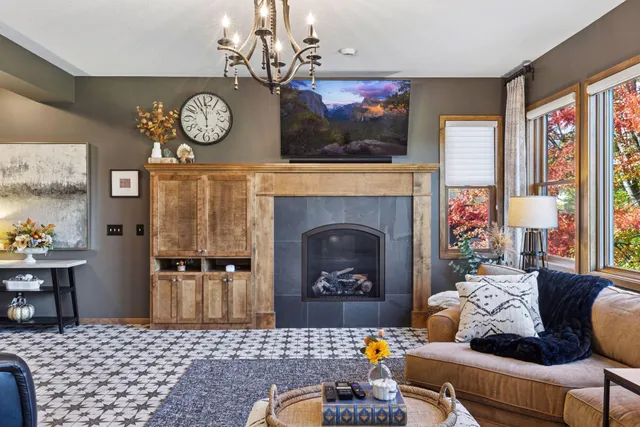 $995,000 | 10758 Watersedge Lane, Woodbury, MN 55129