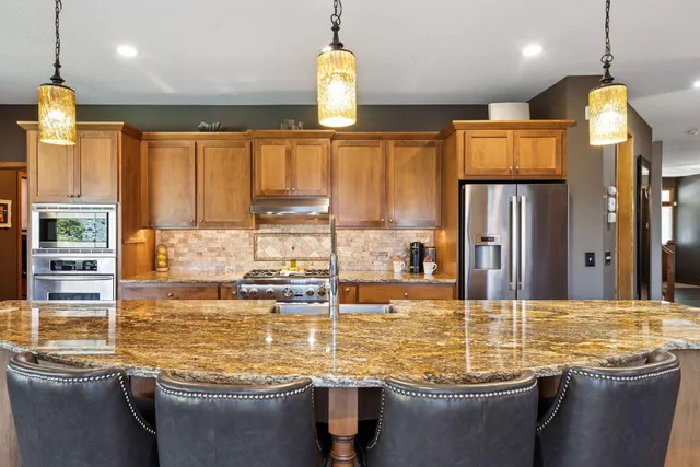 $995,000 | 10758 Watersedge Lane, Woodbury, MN 55129