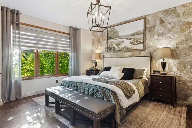 $995,000 | 10758 Watersedge Lane, Woodbury, MN 55129