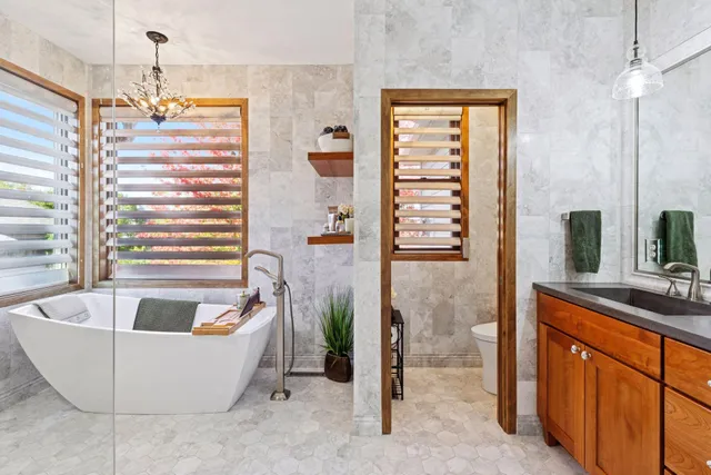 $995,000 | 10758 Watersedge Lane, Woodbury, MN 55129